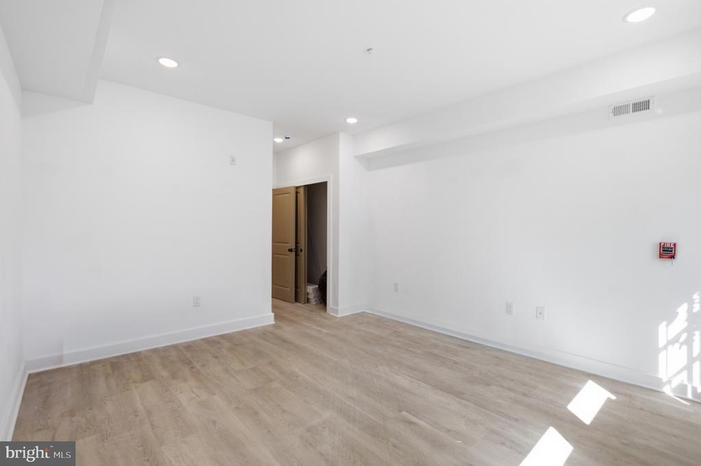 669 N 39TH STREET Unit: 1