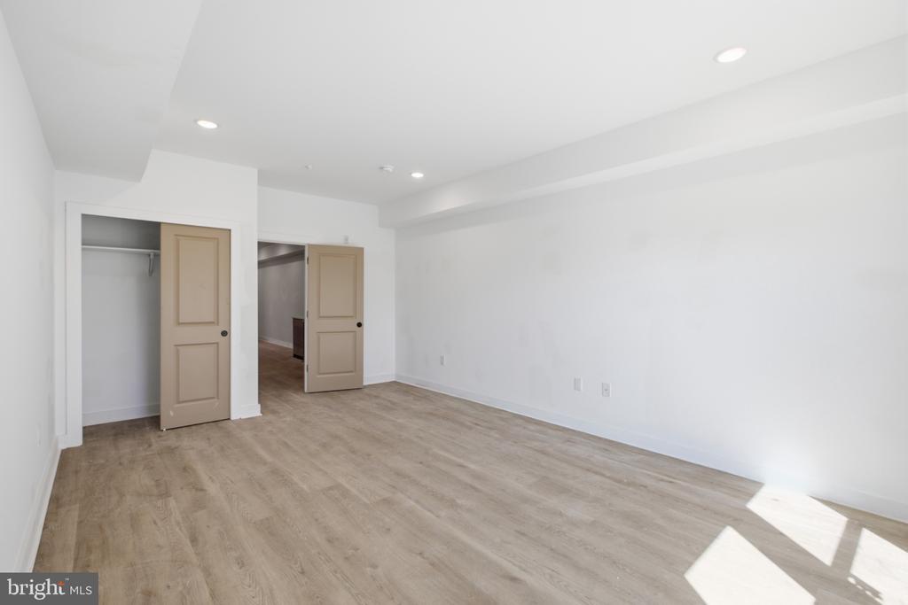 669 N 39TH STREET Unit: 2