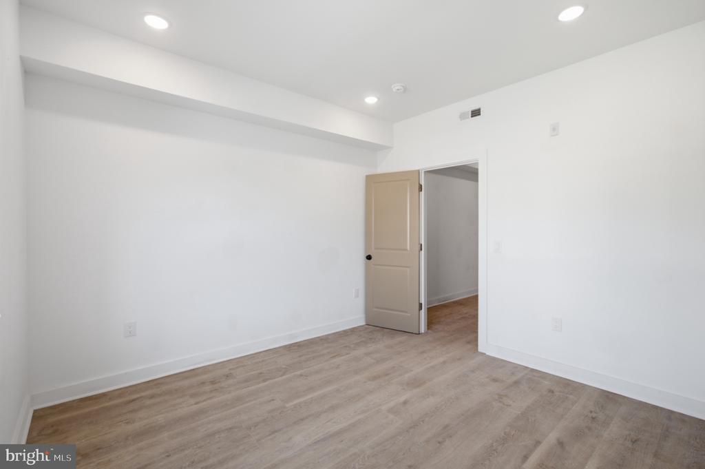 669 N 39TH STREET Unit: 2