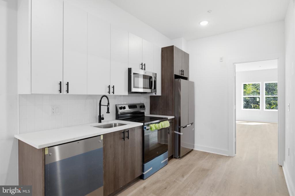 669 N 39TH STREET Unit: 2