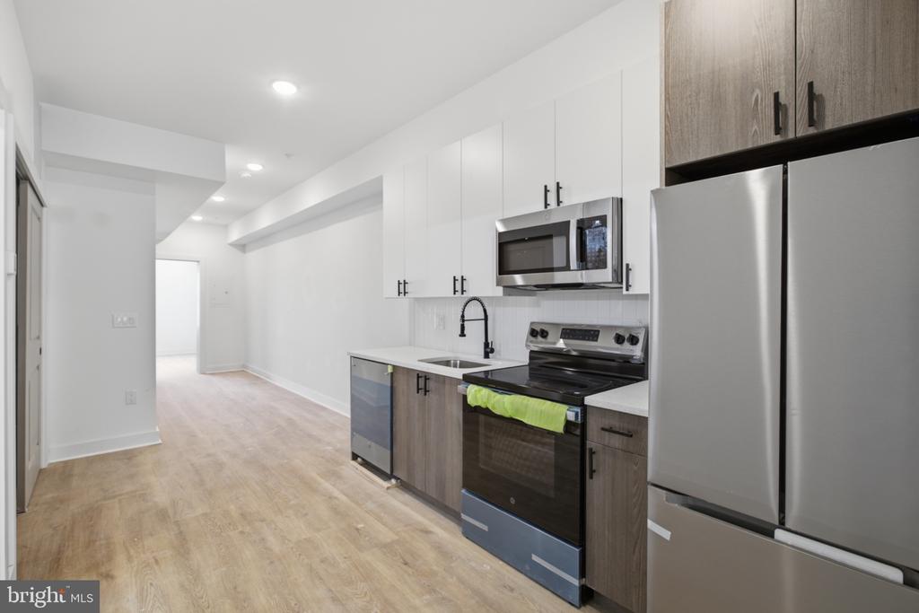 669 N 39TH STREET Unit: 2