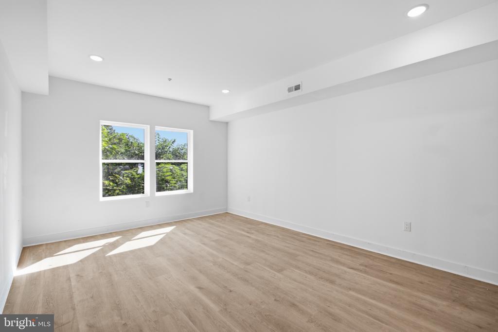 669 N 39TH STREET Unit: 2