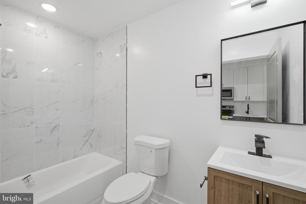 669 N 39TH STREET Unit: 2