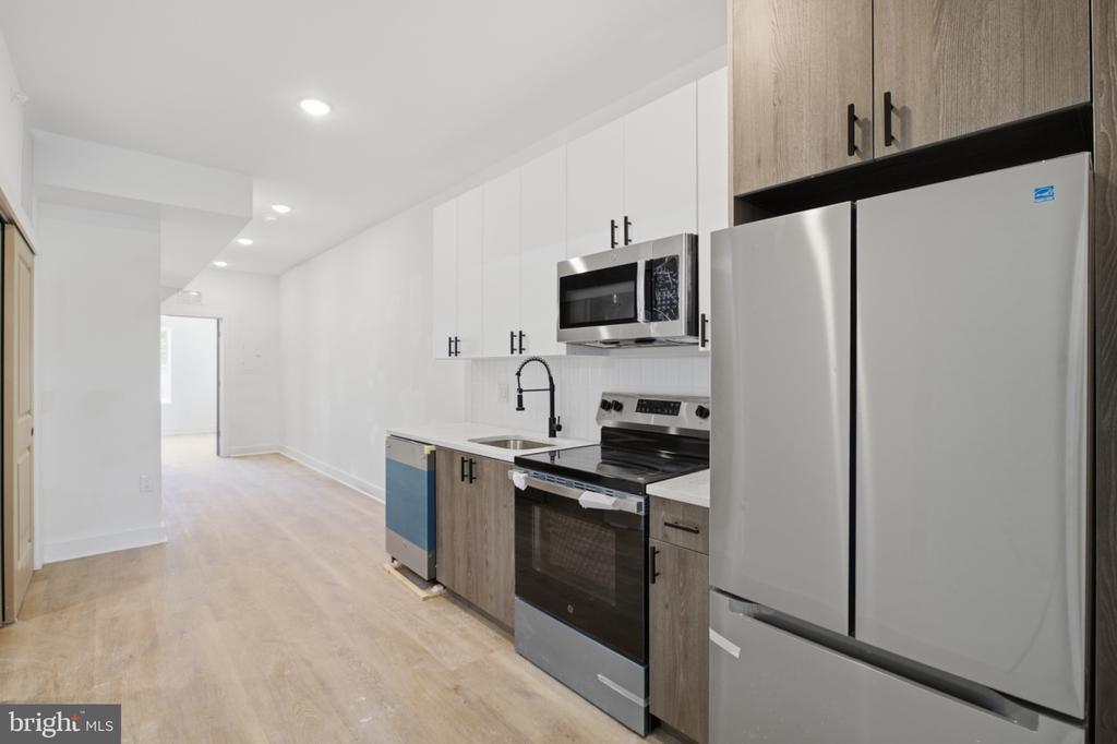 669 N 39TH STREET Unit: 3