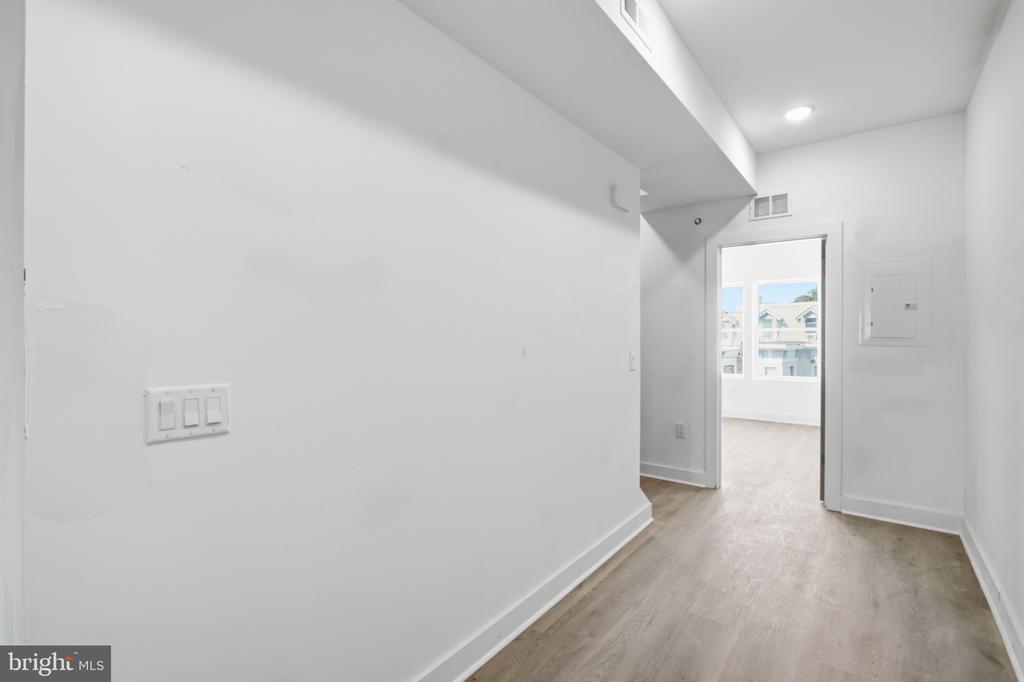 669 N 39TH STREET Unit: 3