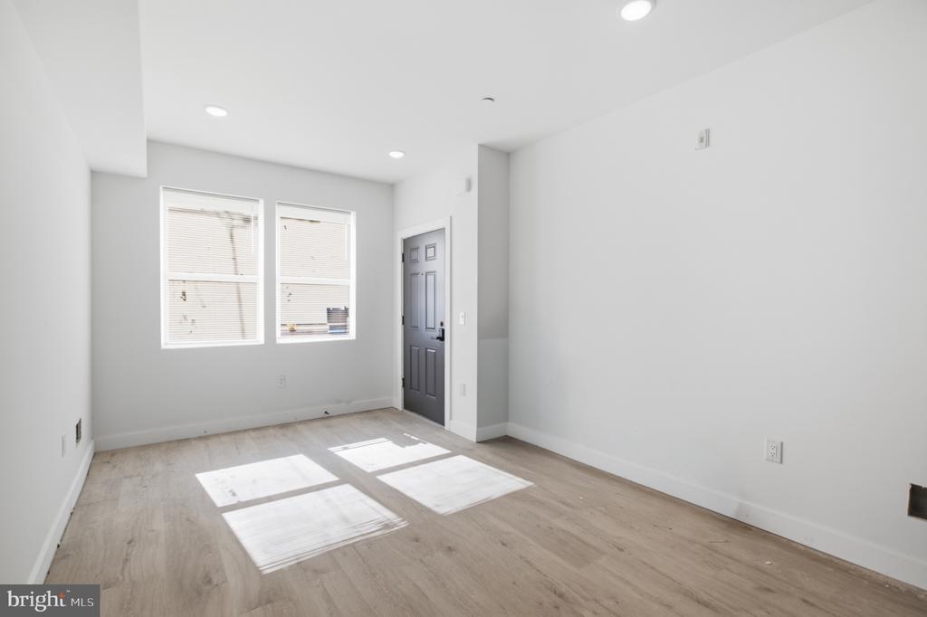 2330 N 16TH STREET Unit: 1