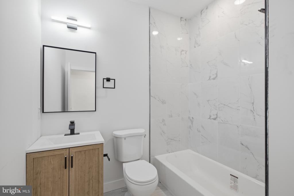2330 N 16TH STREET Unit: 1