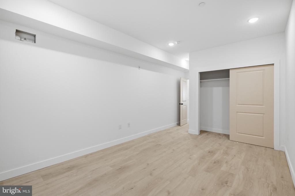 2330 N 16TH STREET Unit: 1
