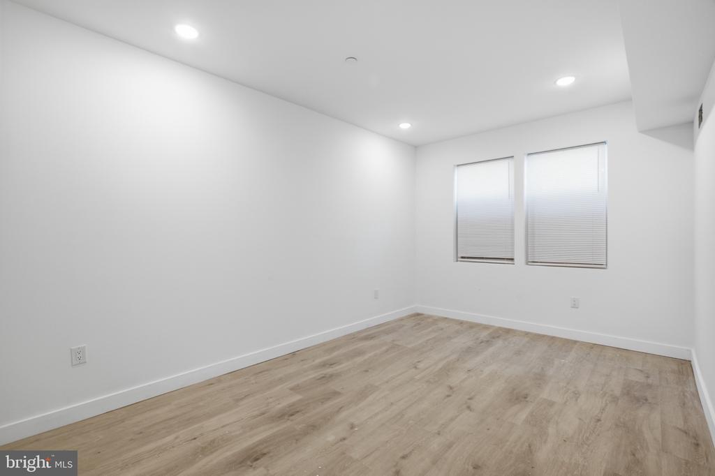 2330 N 16TH STREET Unit: 1