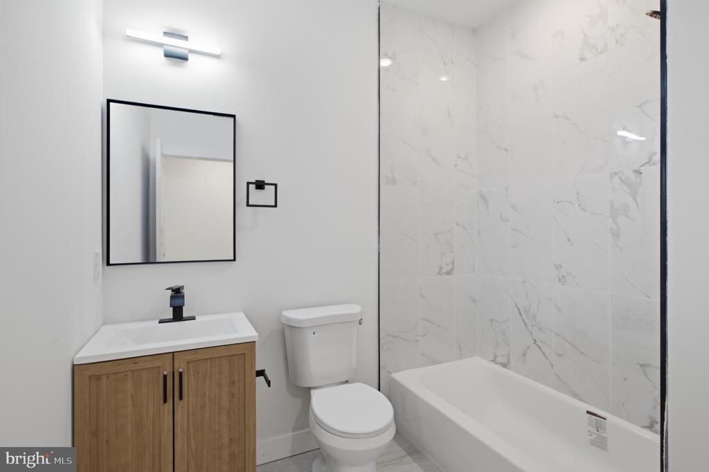 2330 N 16TH STREET Unit: 2