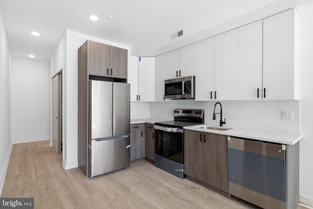 2330 N 16TH STREET Unit: 2