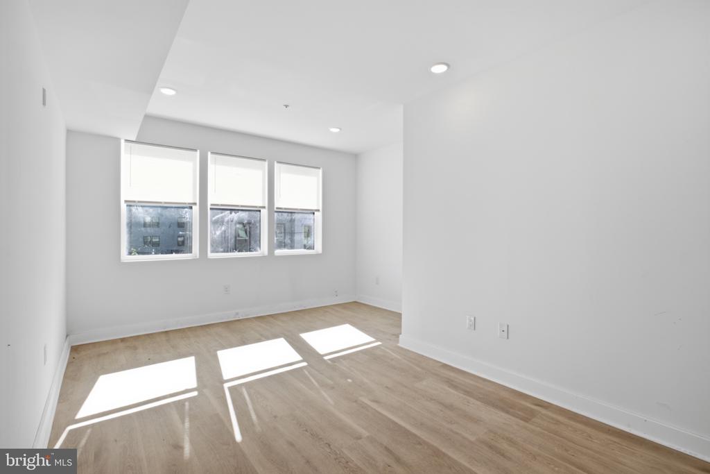 2330 N 16TH STREET Unit: 2