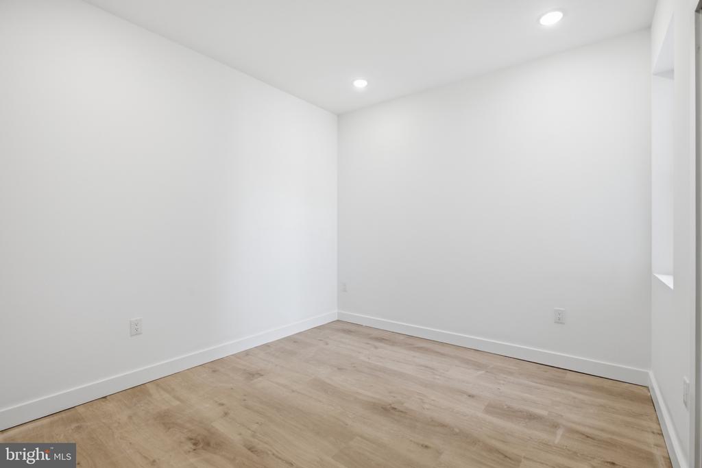 2330 N 16TH STREET Unit: 2