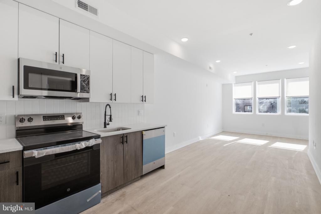 2330 N 16TH STREET Unit: 2