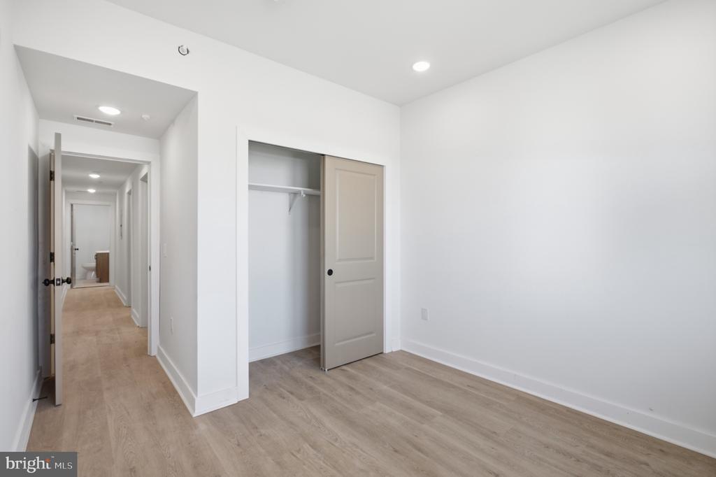 2330 N 16TH STREET Unit: 2