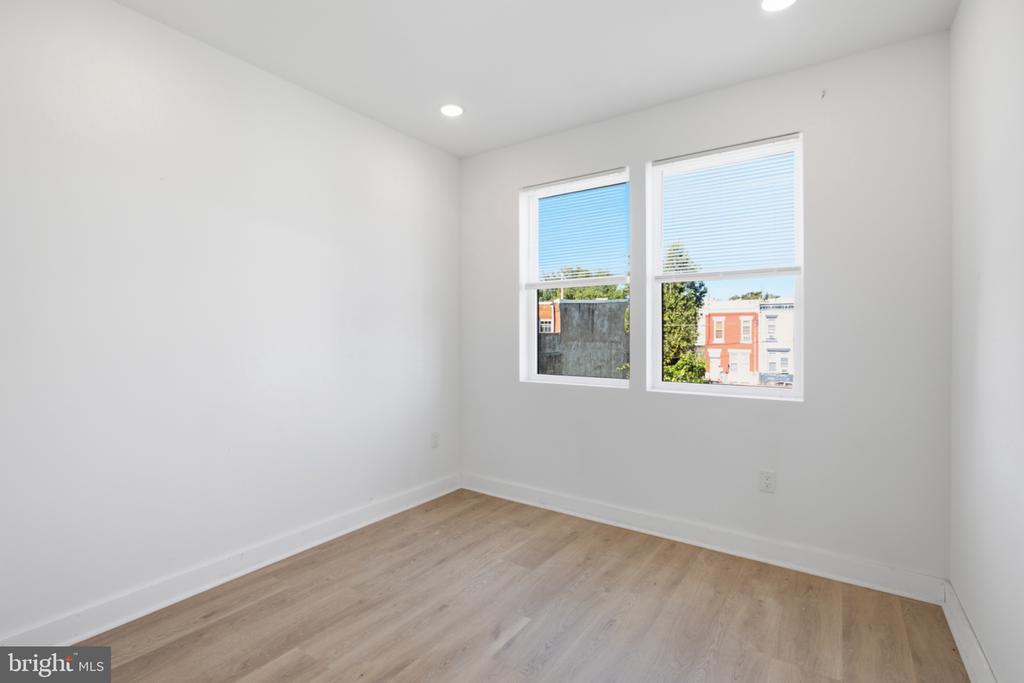 2330 N 16TH STREET Unit: 2