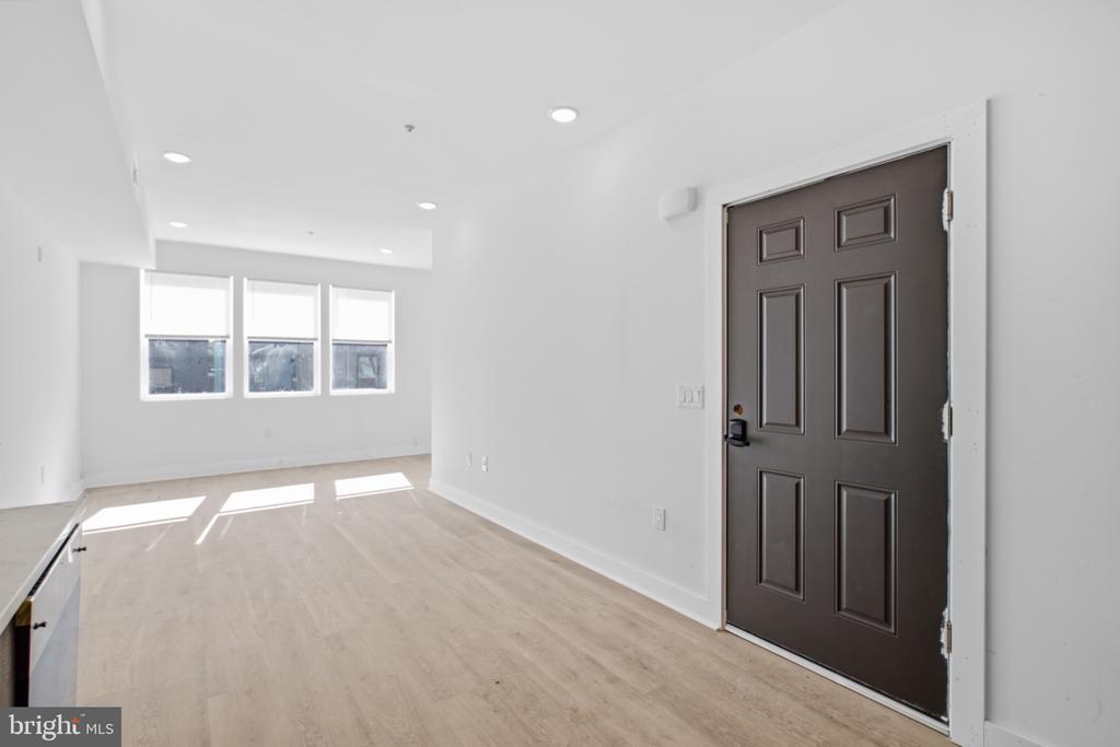 2330 N 16TH STREET Unit: 2