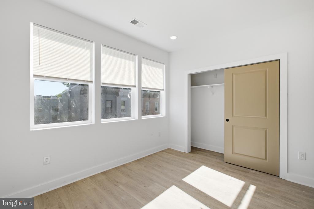 2330 N 16TH STREET Unit: 3