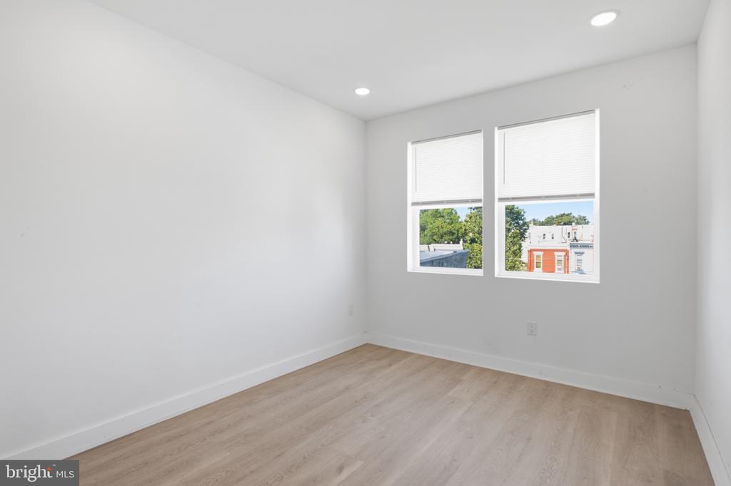 2330 N 16TH STREET Unit: 3