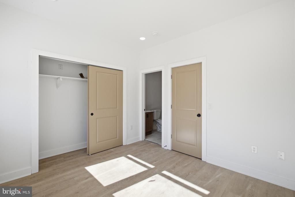 2330 N 16TH STREET Unit: 3