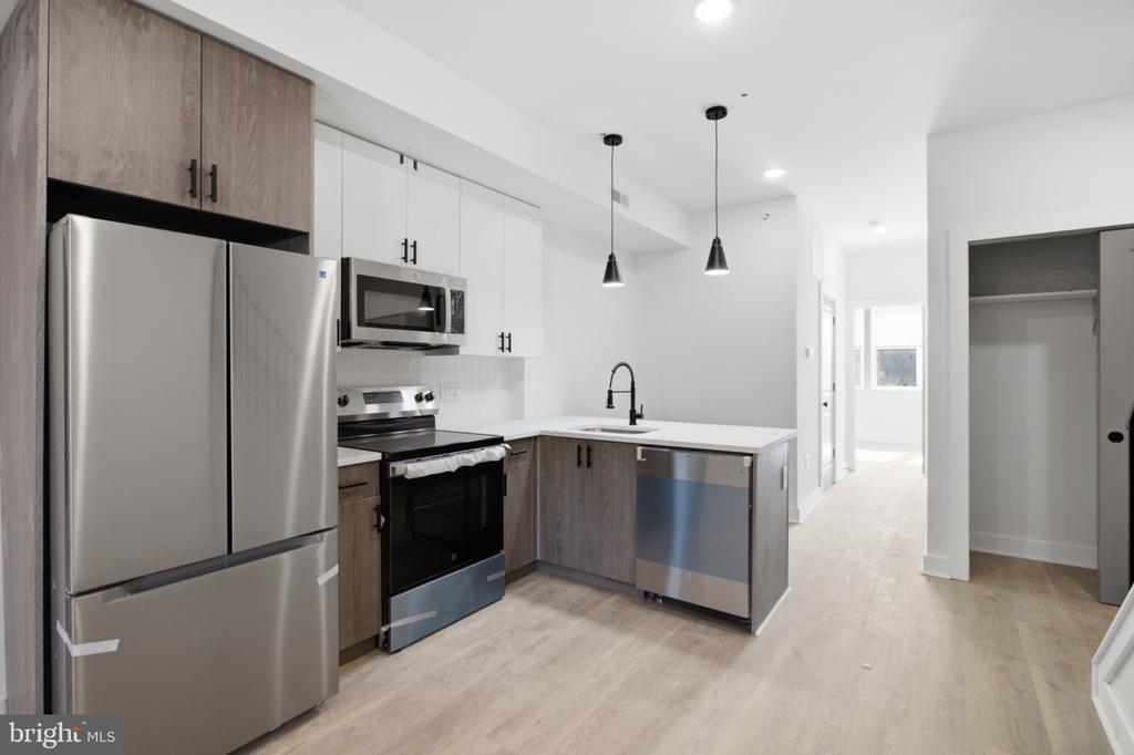 2330 N 16TH STREET Unit: 3