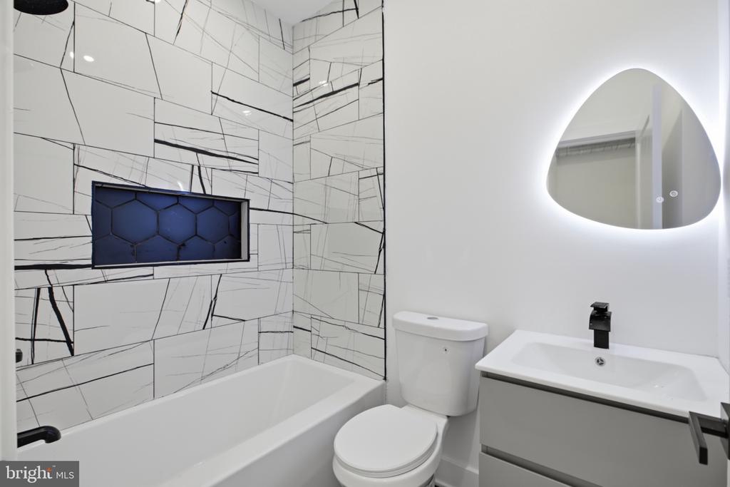 349 N 62ND STREET Unit: 3