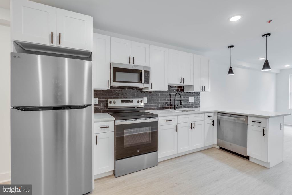 2314 N SYDENHAM STREET Unit: 1