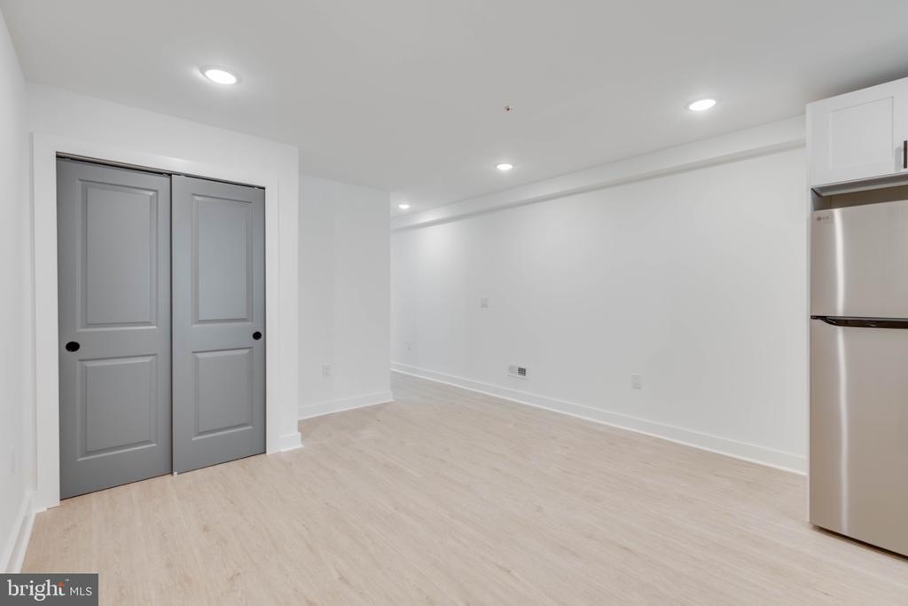 2314 N SYDENHAM STREET Unit: 1