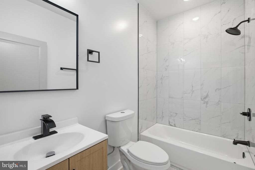 2253 N 12TH STREET Unit: 1