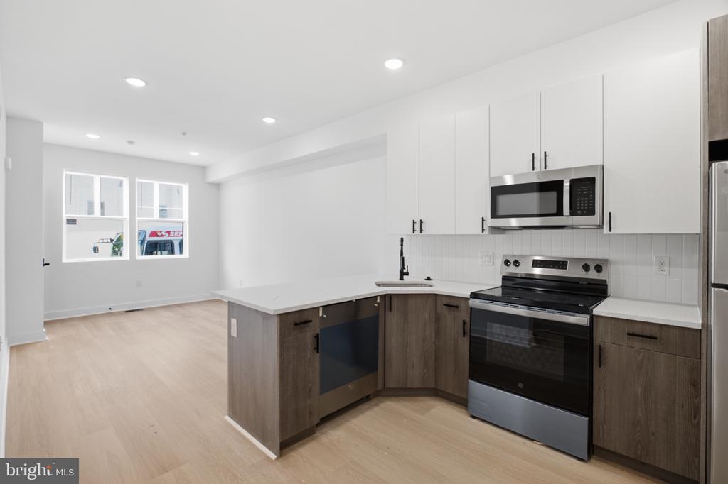 2253 N 12TH STREET Unit: 1