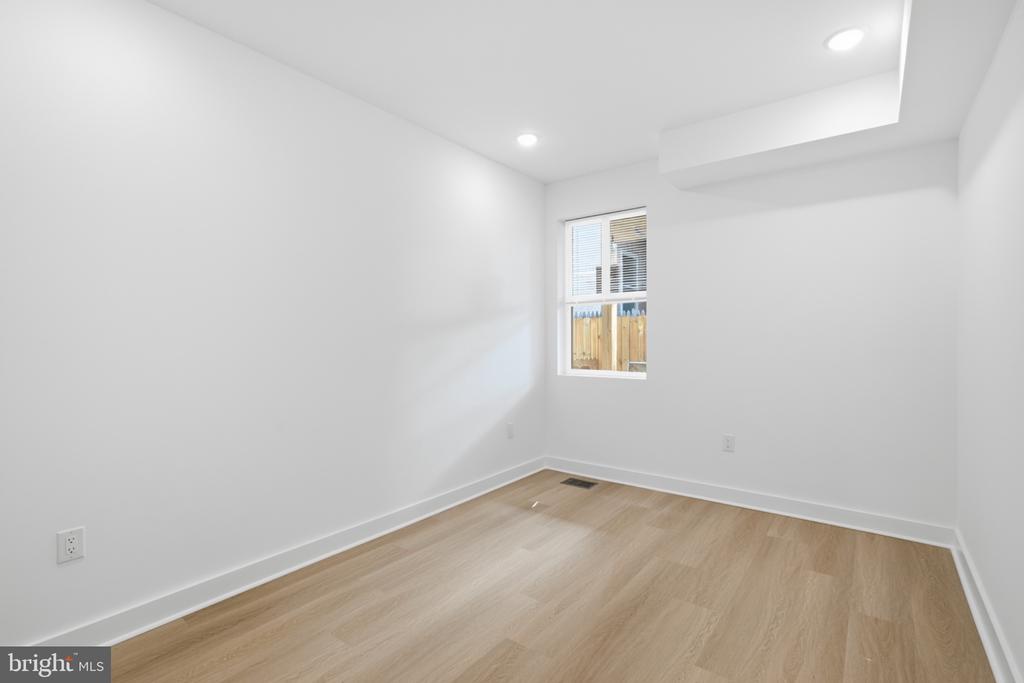 2253 N 12TH STREET Unit: 1