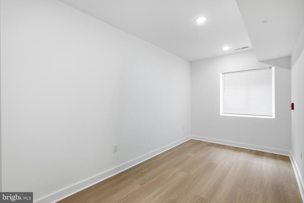 2253 N 12TH STREET Unit: 1