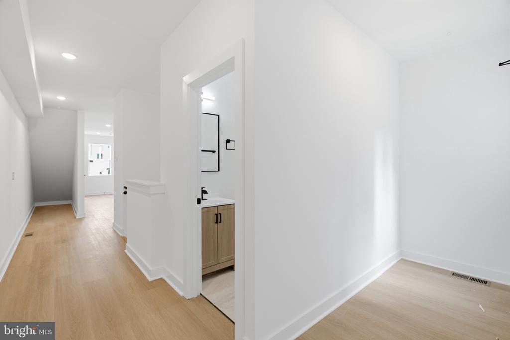 2253 N 12TH STREET Unit: 1