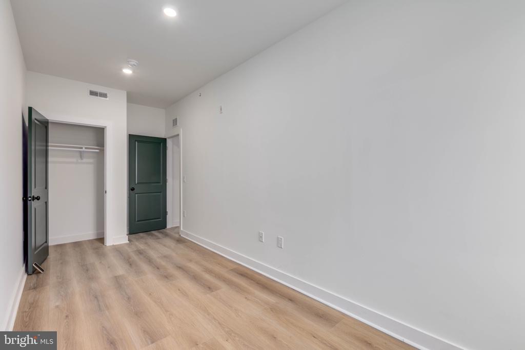 1224 W SILVER STREET Unit: 2