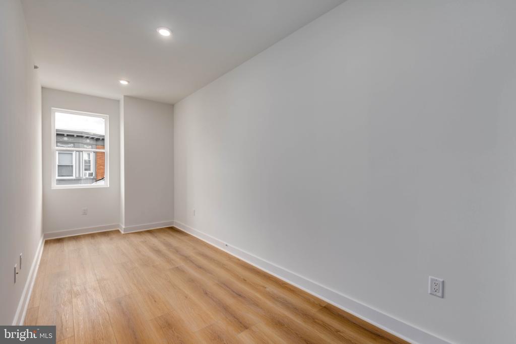1224 W SILVER STREET Unit: 2