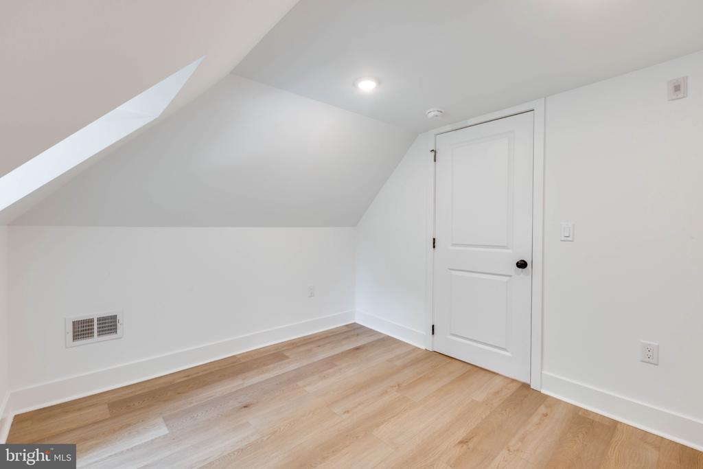 4327 BALTIMORE AVENUE Unit: 4-B