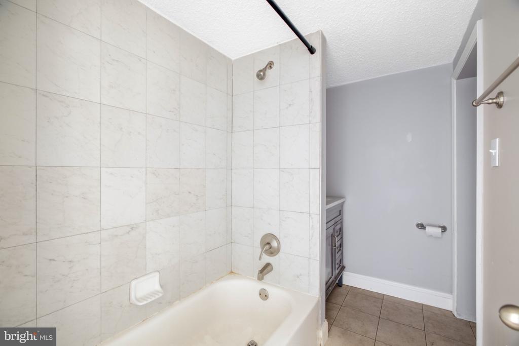 1821 MEMPHIS STREET Unit: 2