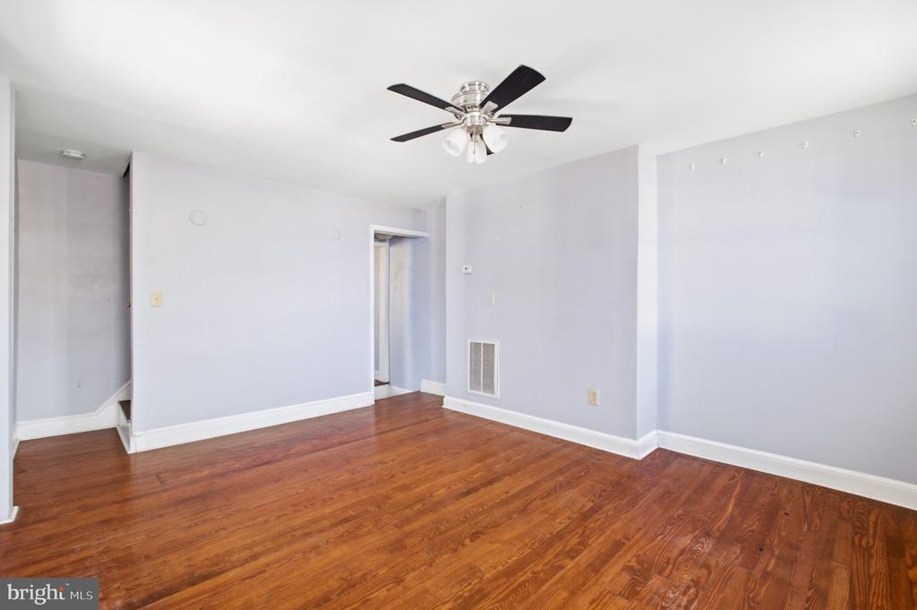 1821 MEMPHIS STREET Unit: 2