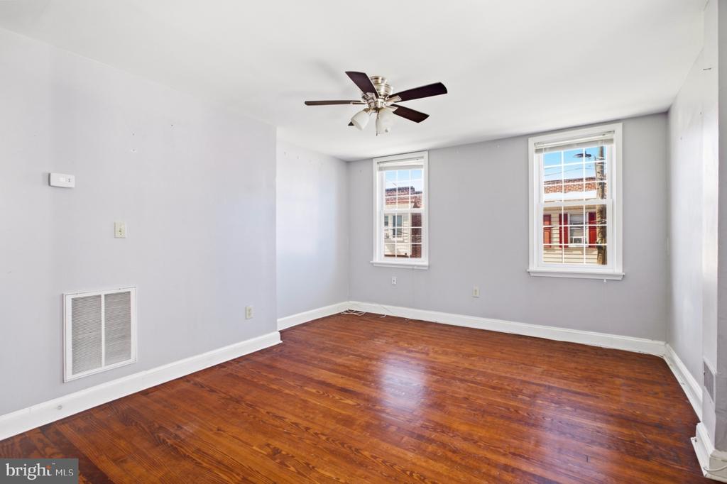 1821 MEMPHIS STREET Unit: 2
