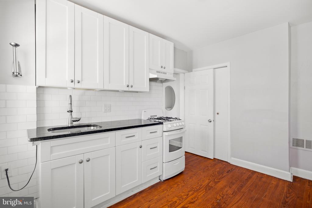 1821 MEMPHIS STREET Unit: 2