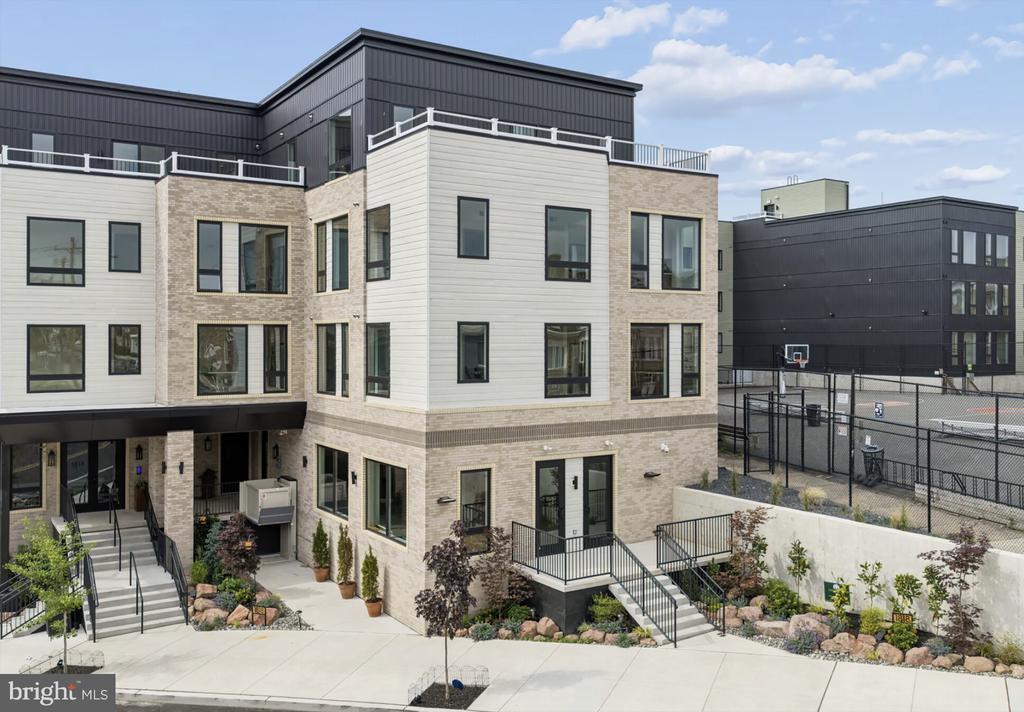 1818 N 53RD STREET Unit: 424