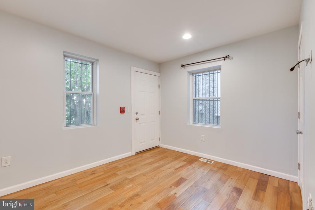 662 N 33RD STREET Unit: #1