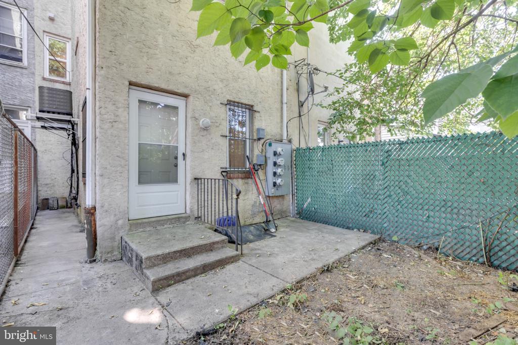 662 N 33RD STREET Unit: #1