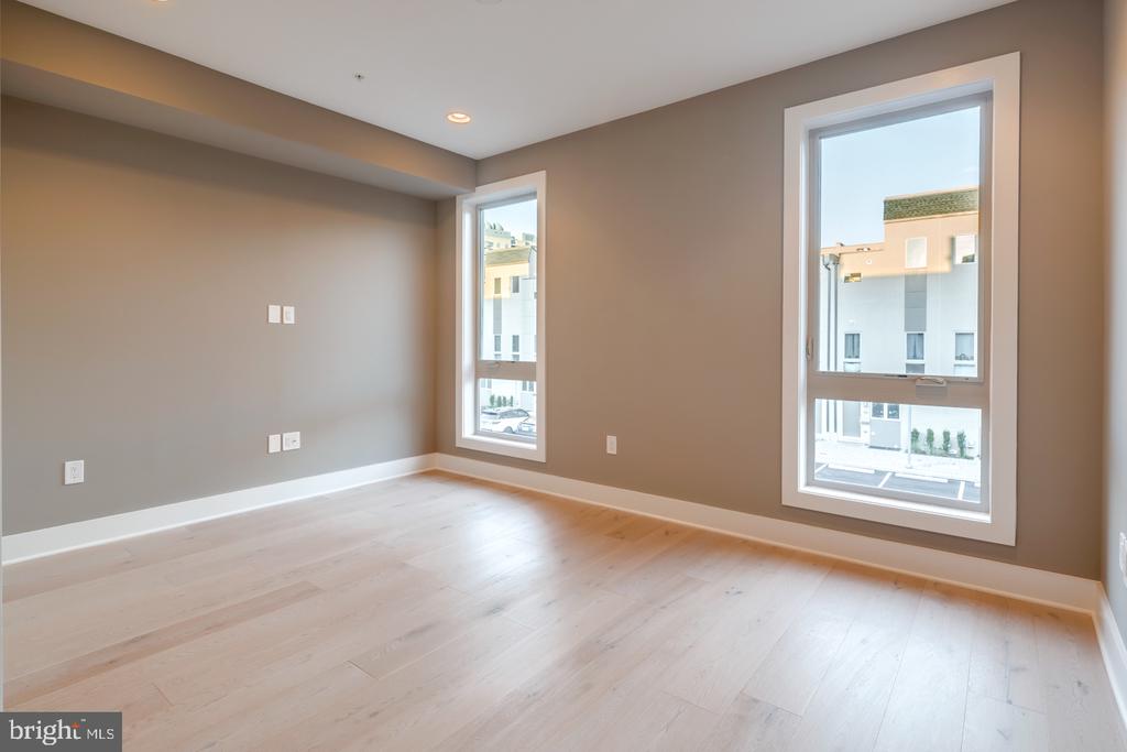 740 S CHRIS COLUMBUS BOULEVARD Unit: 70