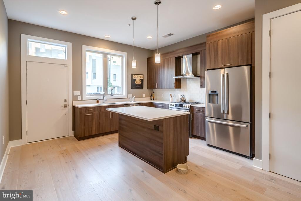 740 S CHRIS COLUMBUS BOULEVARD Unit: 70