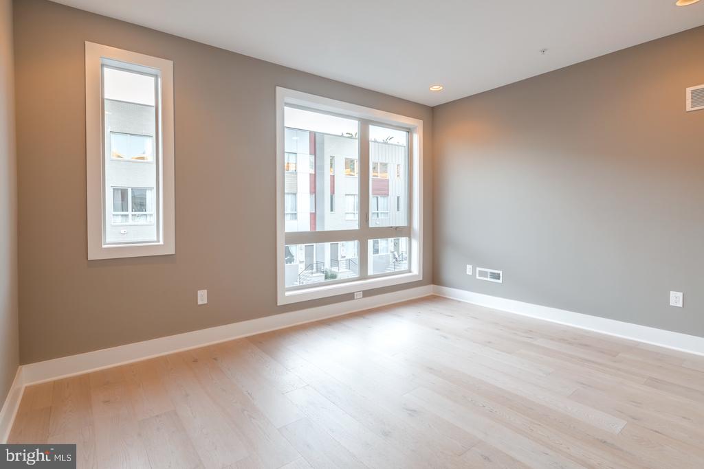740 S CHRIS COLUMBUS BOULEVARD Unit: 70