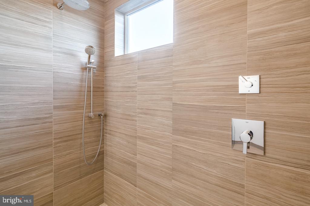 740 S CHRIS COLUMBUS BOULEVARD Unit: 70
