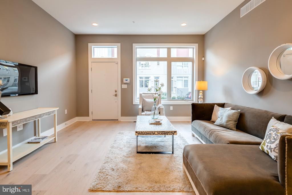 740 S CHRIS COLUMBUS BOULEVARD Unit: 70