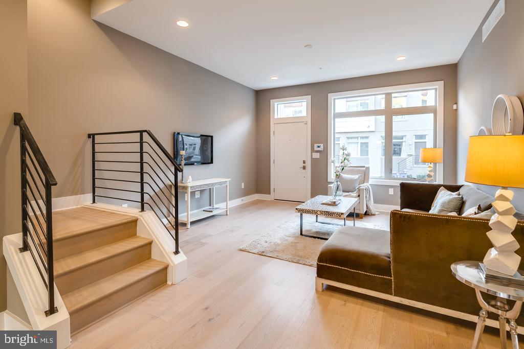740 S CHRIS COLUMBUS BOULEVARD Unit: 70