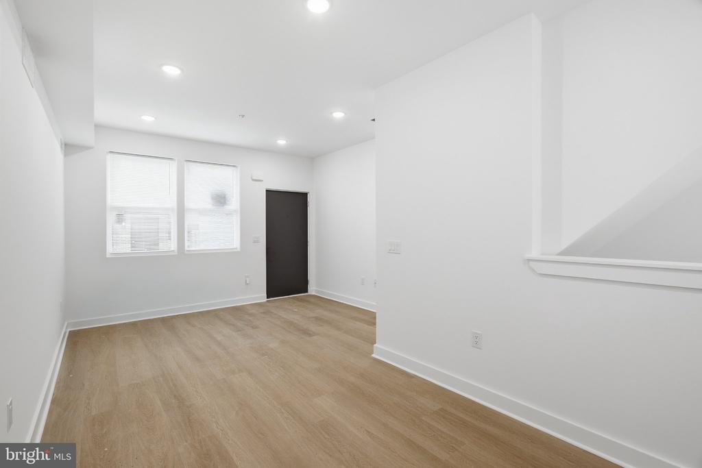 1019 W ORLEANS STREET